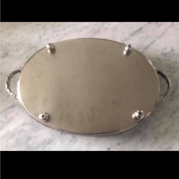 New Bombay & Co silver toned scalloped croc braided metal large serving tray - Picture 2 of 5